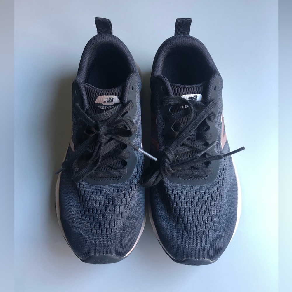 New Balance Fresh Foam Arishi V3 Running Shoes Womens Black Size: US 7 EUR 37.5 - Picture 2 of 14